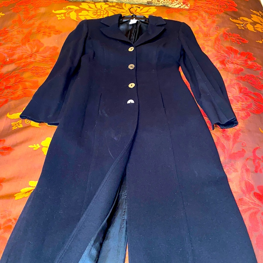 Long fitted overcoat